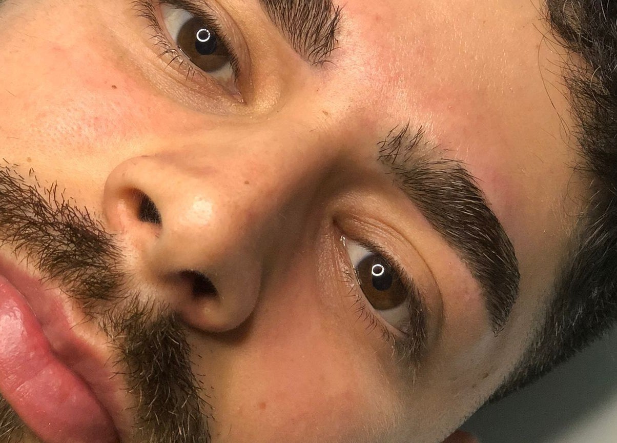 Design de sobrancelhas em Mayara Moura - Design de sobrancelhas, Setubal, Setúbal, PT. Serviço especializado.