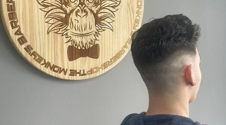 The Monkeys Barbershop изображение 3