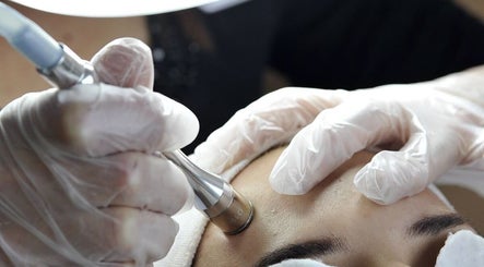 Expert facial treatment at E&B Aesthetics Marbella in Malaga, Andalucía, ES enhances skin radiance.