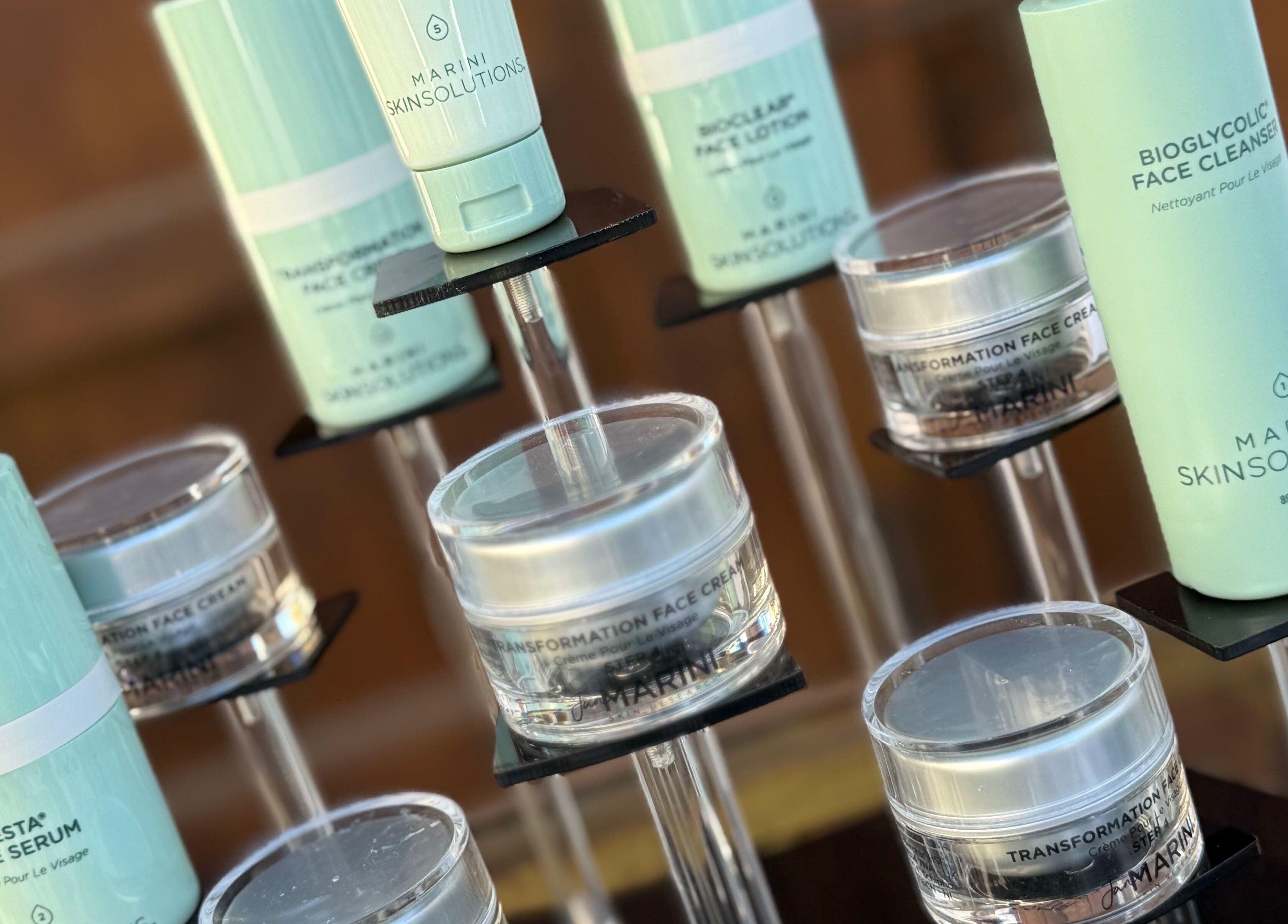 BROOKÈSKINCARE product display in Marbella, Andalucía, ES featuring various skincare solutions.
