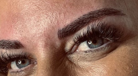Infinity Brows image 2