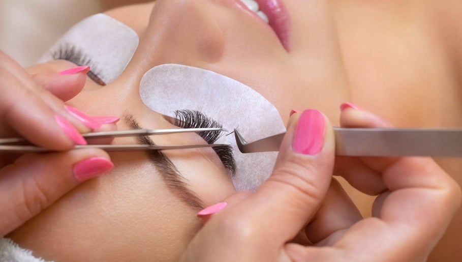 The Face Stylist image 1