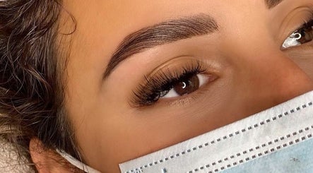 The Face Stylist image 2