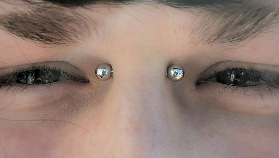 Body_piercing_dismiscosta image 1