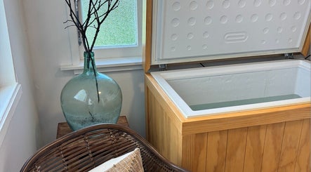 Relaxing ice bath and decor at The Recovery Room, Auckland, NZ offering wellness and tranquility.