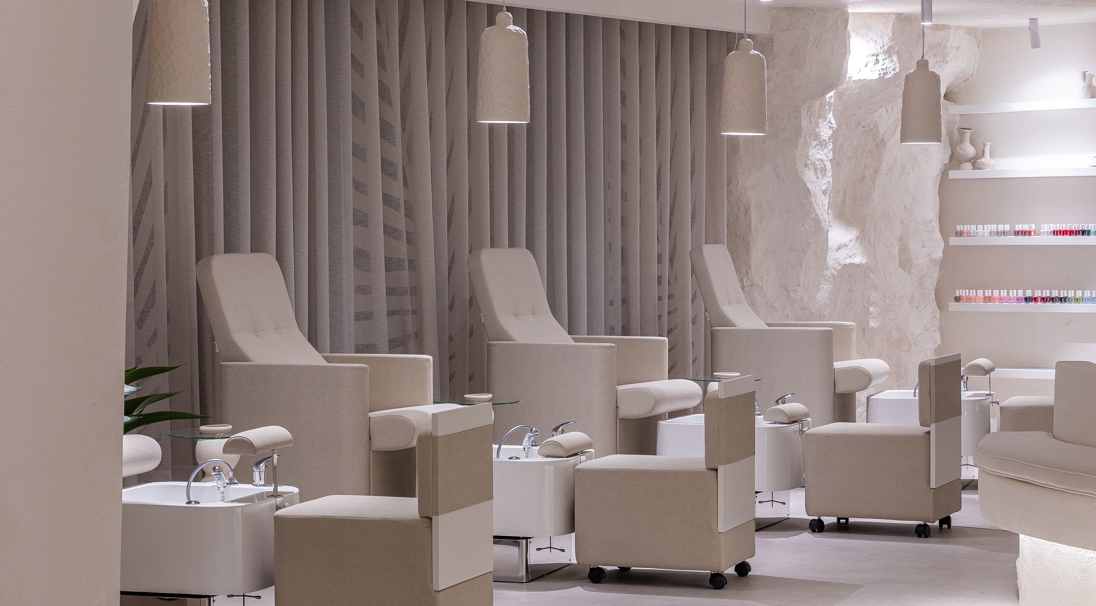 Luxurious seating at Treat Luxury Spa | Women, Riyadh, Riyadh Province, SA, offering a serene atmosphere.