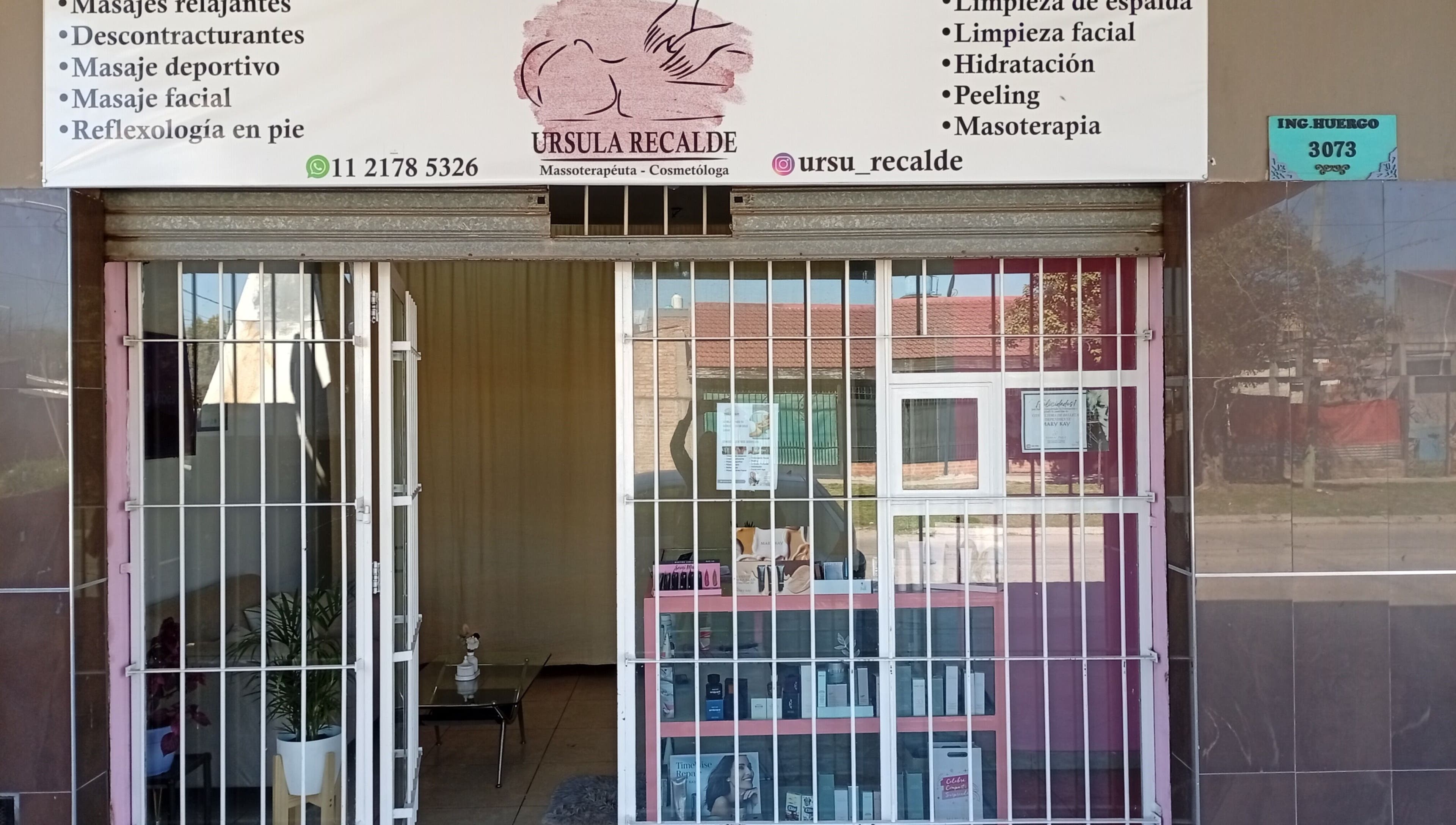 Entrada de Ursula Recalde: Bienestar/Salud/Belleza en 9 de abril, Provincia De Buenos Aires, AR. Fachada moderna.