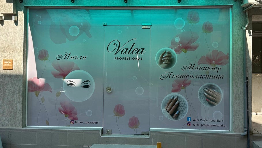 Valea professional nails image 1