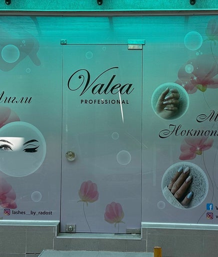 Valea professional nails image 2