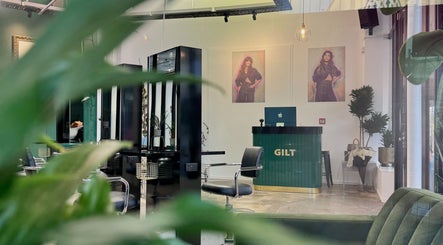 Gilt Hair
