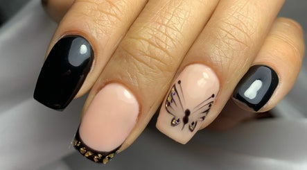 Selennails image 2