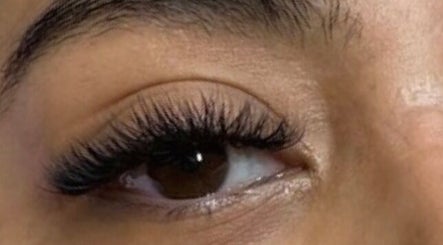 E’Lashes Lounge Therapy image 2