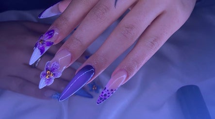 Narcissist Nails, bilde 2