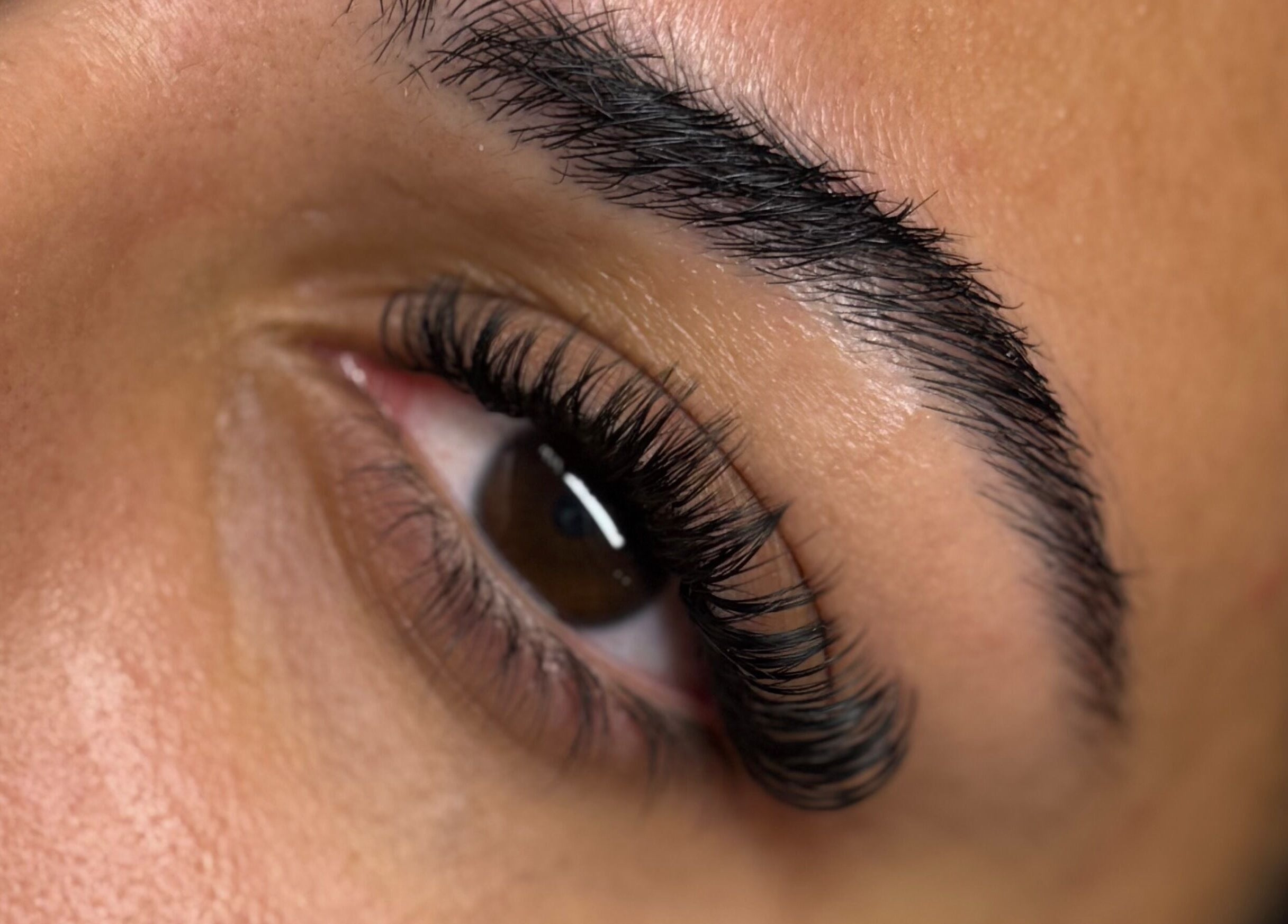 Elegant eyelash extensions at Winxbytt in Vaughan, Ontario, CA showcasing natural beauty.