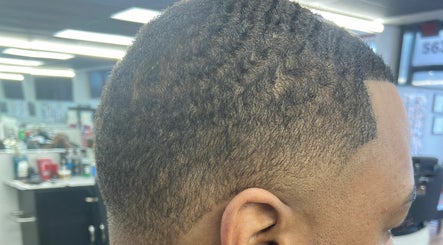 Clippr's 2 Cutz aka House of Cuts image 3