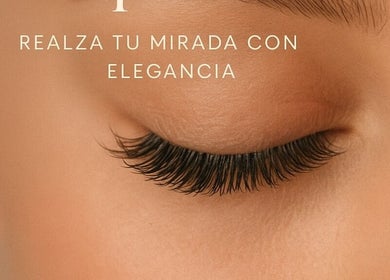 Extensiones de pestañas en Andreamlestetica, Pedralba, Comunidad Valenciana, ES. Realza tu mirada con elegancia.