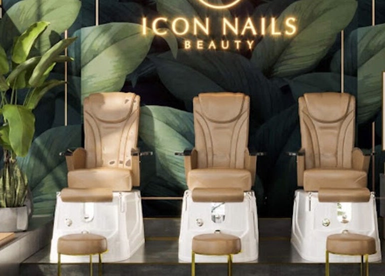 Elegant pedicure chairs at Icon Nails & Beauty in Zürich, Zürich, CH, showcasing a serene and luxurious ambiance.