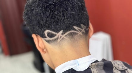 FyS Barber Shop image 3