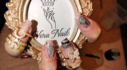 Vera nails