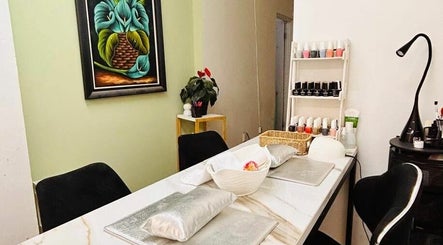 Moonflower Spa & Nails Salon image 2