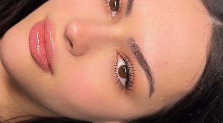 Huda Brows imagem 3