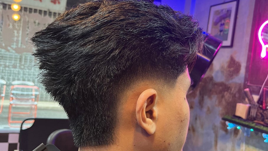 Fresh haircut at Goblings barbershop, Melaka, Melaka, MY. Modern style for men.