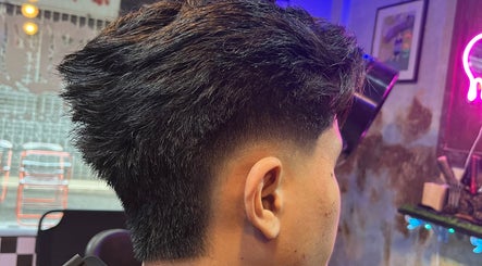 Fresh haircut at Goblings barbershop, Melaka, Melaka, MY. Modern style for men.
