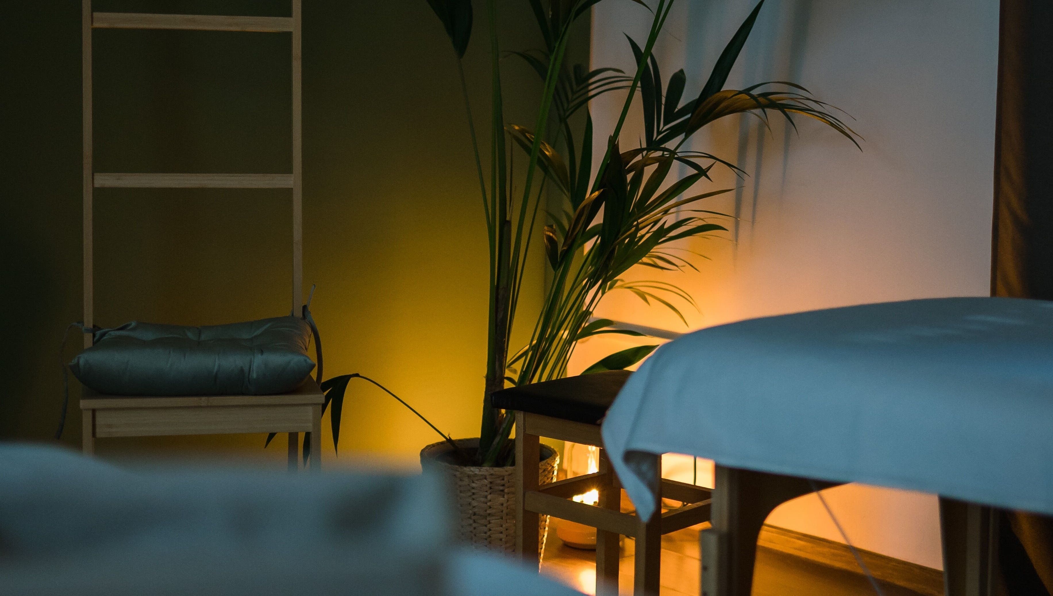 Spa interior la Harmony Wellness Cotroceni, București, București, RO cu lumină ambientală.