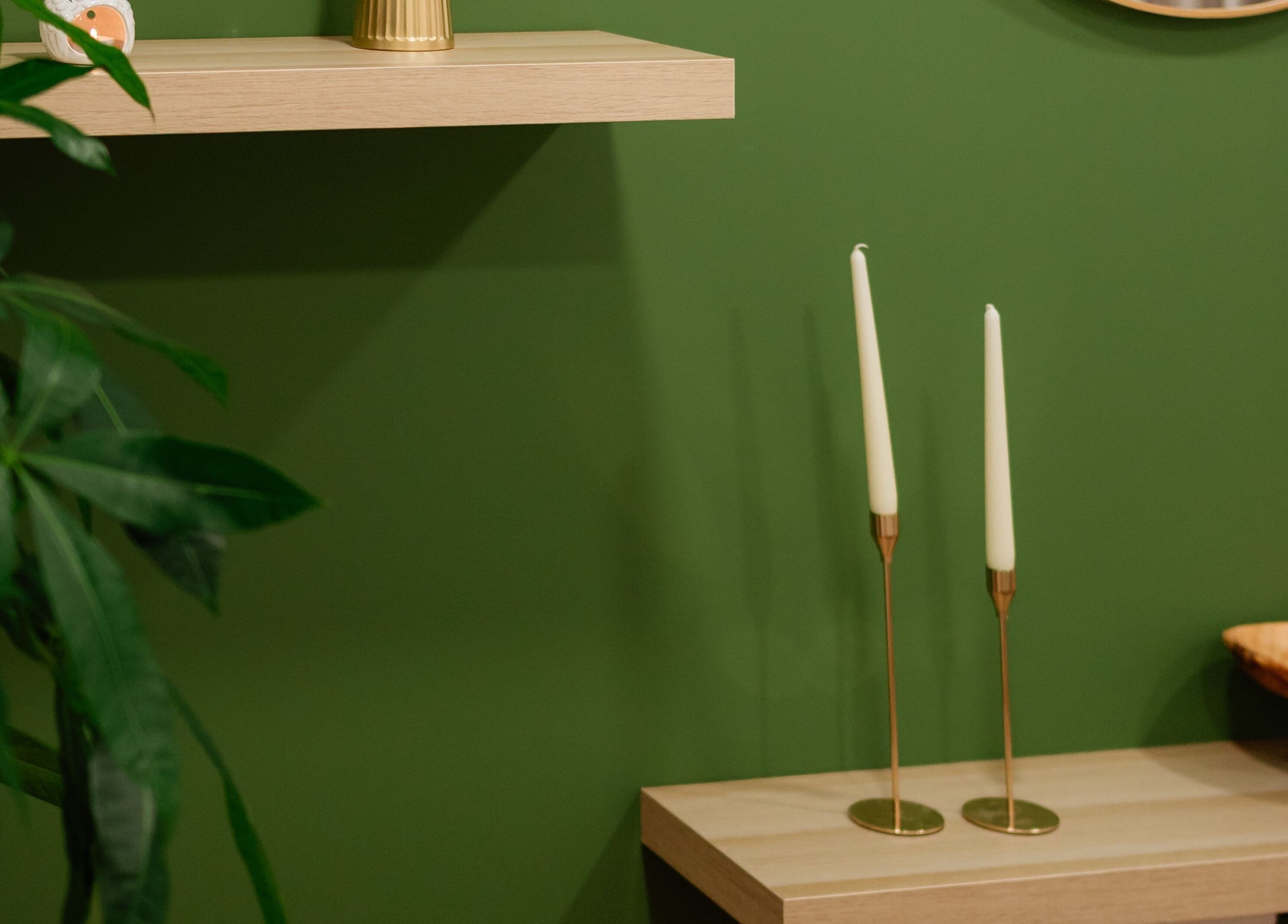 Detalii elegante la Harmony Wellness Cotroceni, București, București, RO, cu lumânări și decor minimalist.