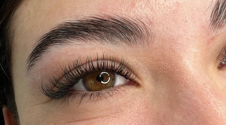 Close-up of an expertly shaped brow at GlowBrows Phi, Vancouver, British Columbia, CA, highlighting precision beauty.