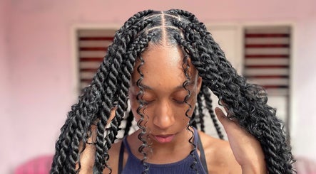 Slay_with_braids246