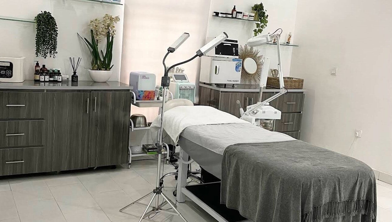 Modern treatment room at Temitayo Beauty, Lekki, Lagos, NG, featuring sleek equipment and calming decor.