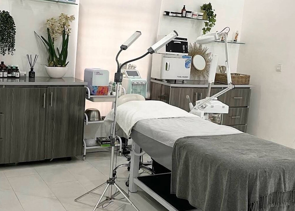 Modern treatment room at Temitayo Beauty, Lekki, Lagos, NG, featuring sleek equipment and calming decor.