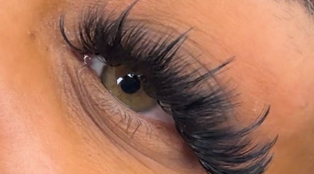 Luxury Lashes by Ella, bilde 3