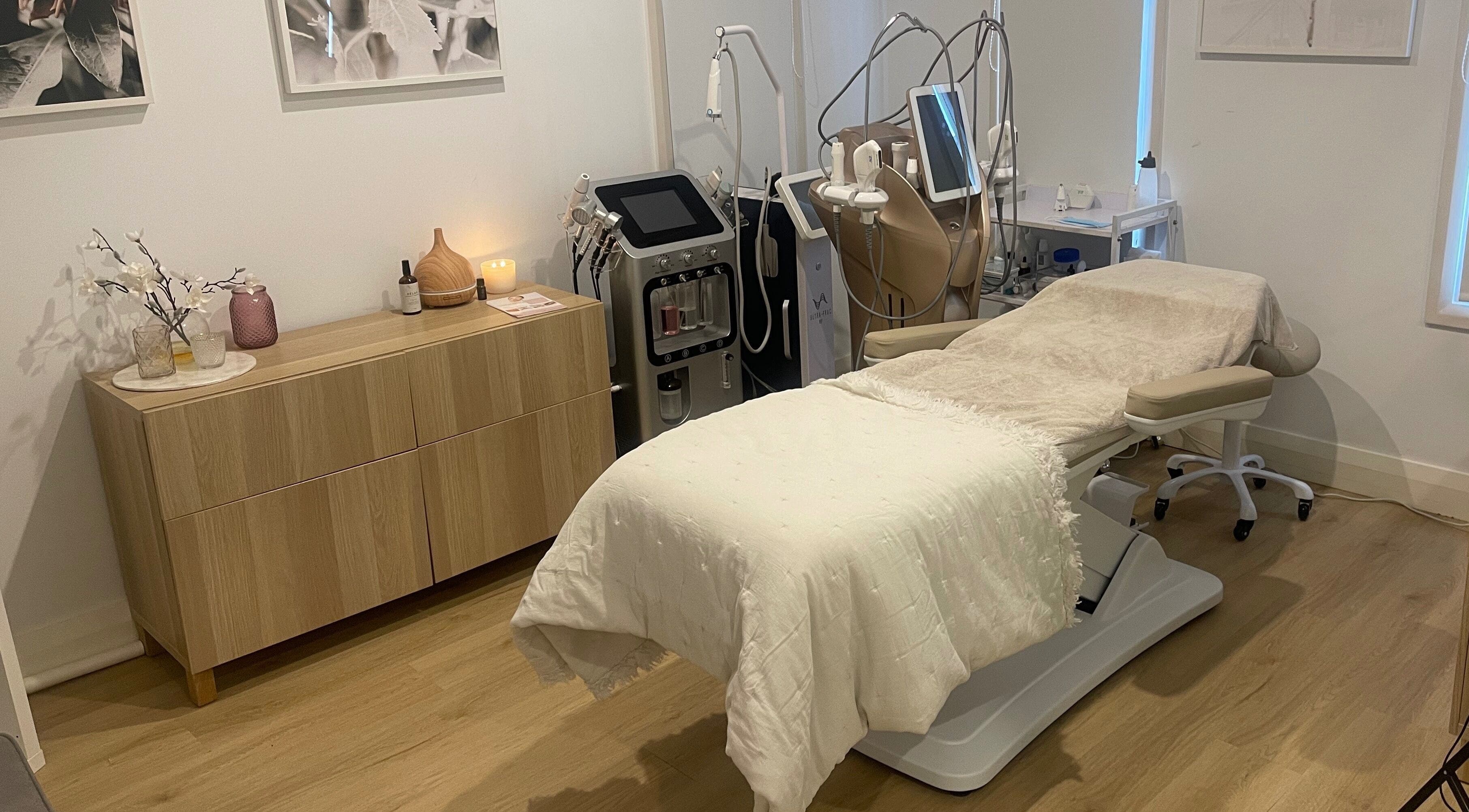 Interior of Clarion Skin in Cromer, New South Wales, AU, showcasing a tranquil treatment room with modern equipment.