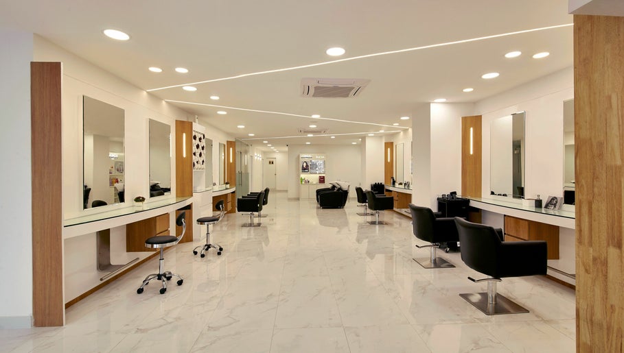 Dessange Paris Salon & Spa image 1