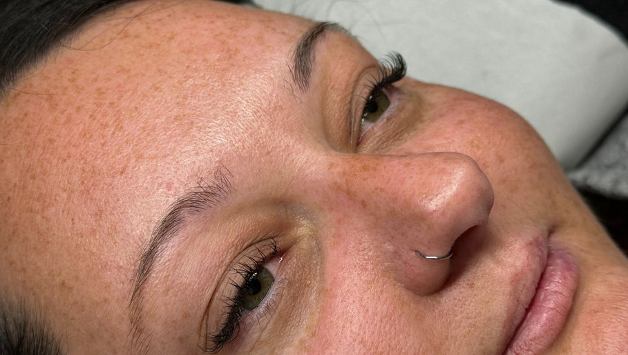 The Lash Lounge image 1
