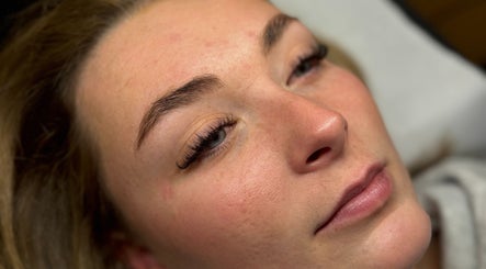 The Lash Lounge image 2