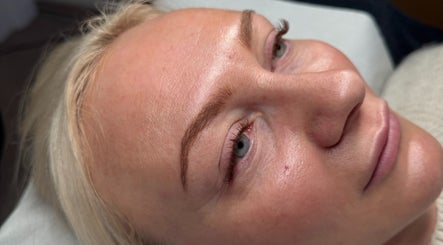 The Lash Lounge