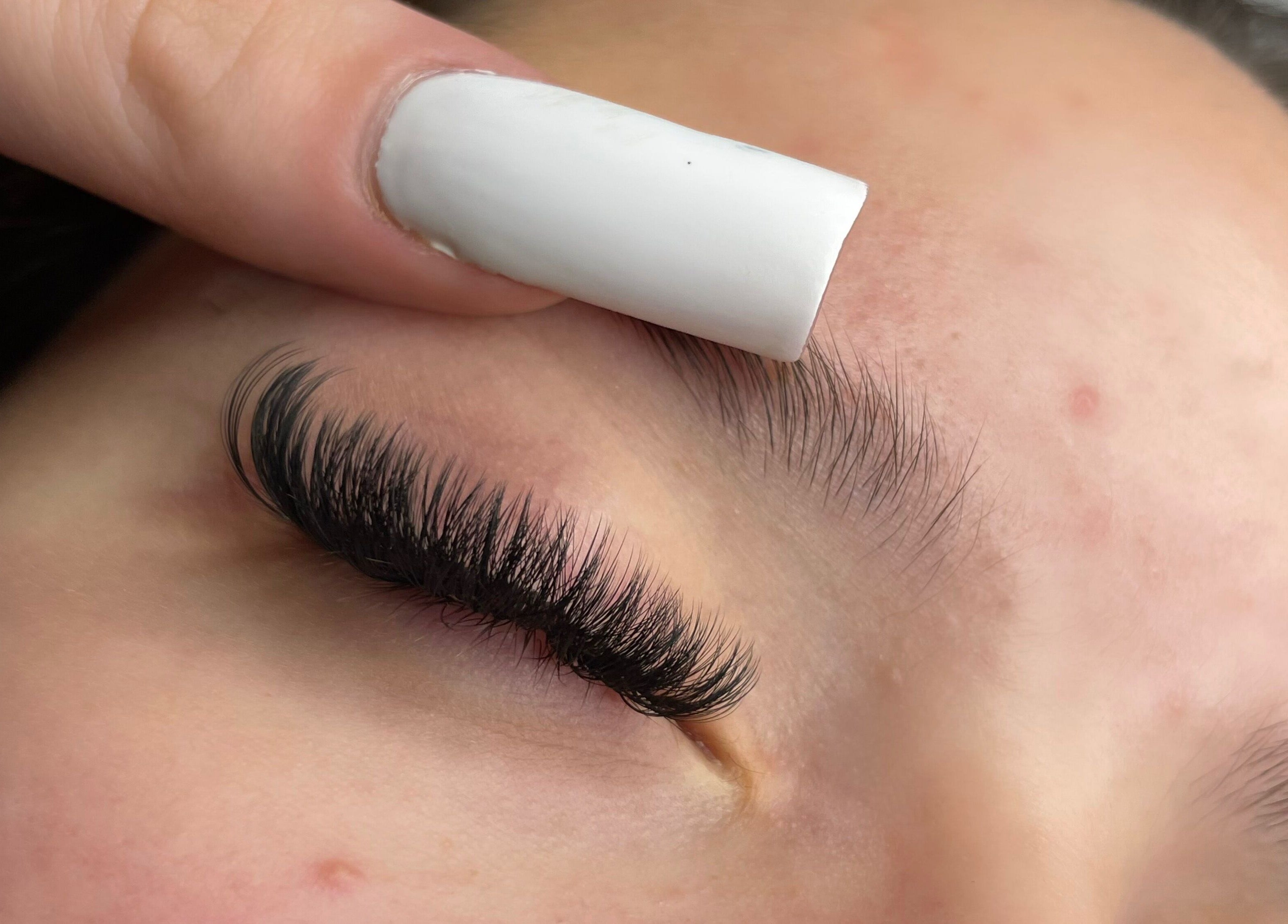 Extension de cils à Lash_byT, Bordeaux, Nouvelle-aquitaine, FR. Beauté raffinée et délicatesse.