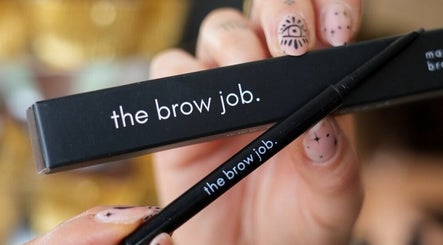 The Brow Job imaginea 2