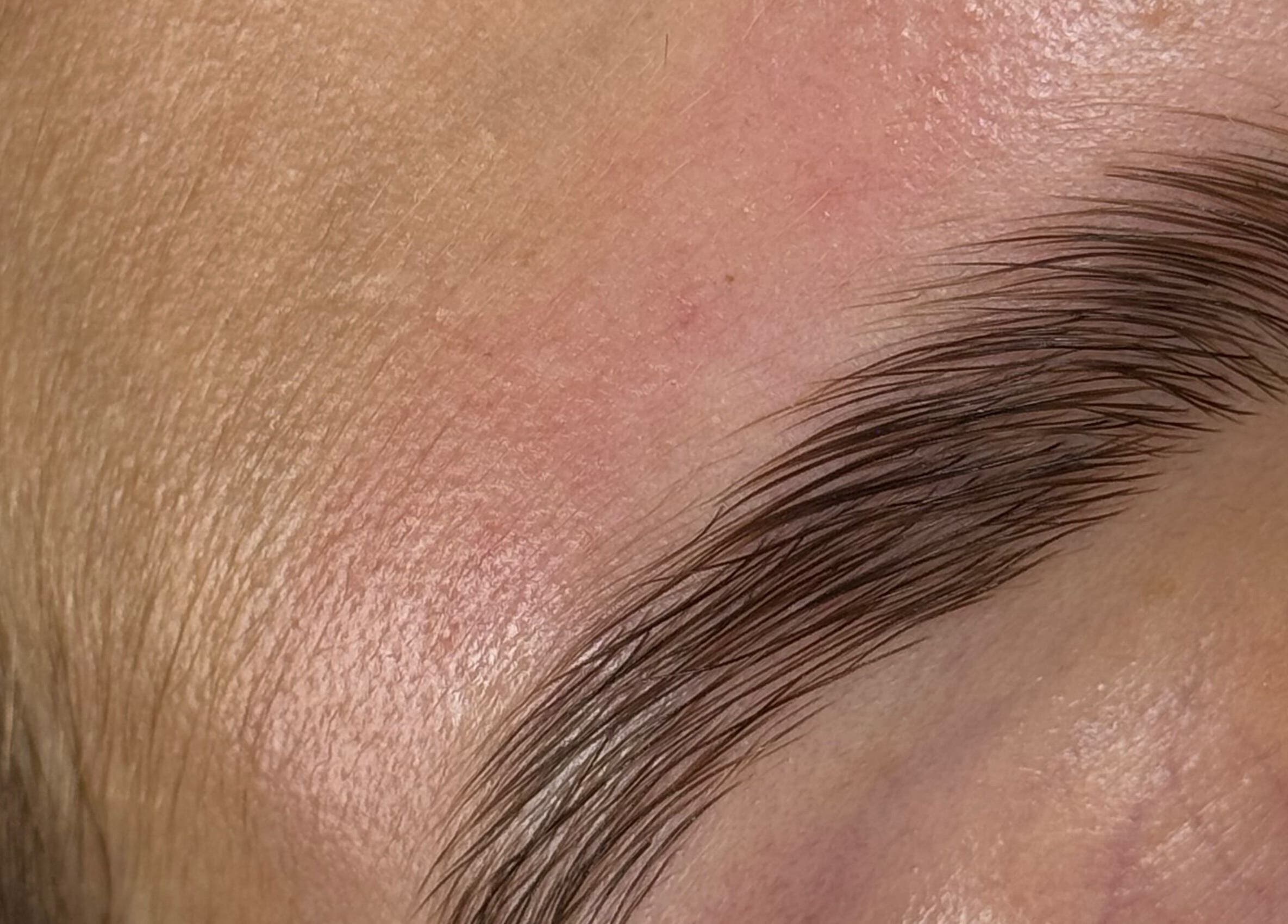 Expertly shaped eyebrow at Amber Rose Beauty in Poole, England, GB showcasing meticulous grooming.