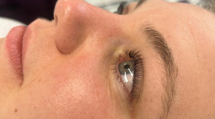 Niamh Maloney Brow and Lash studio image 2