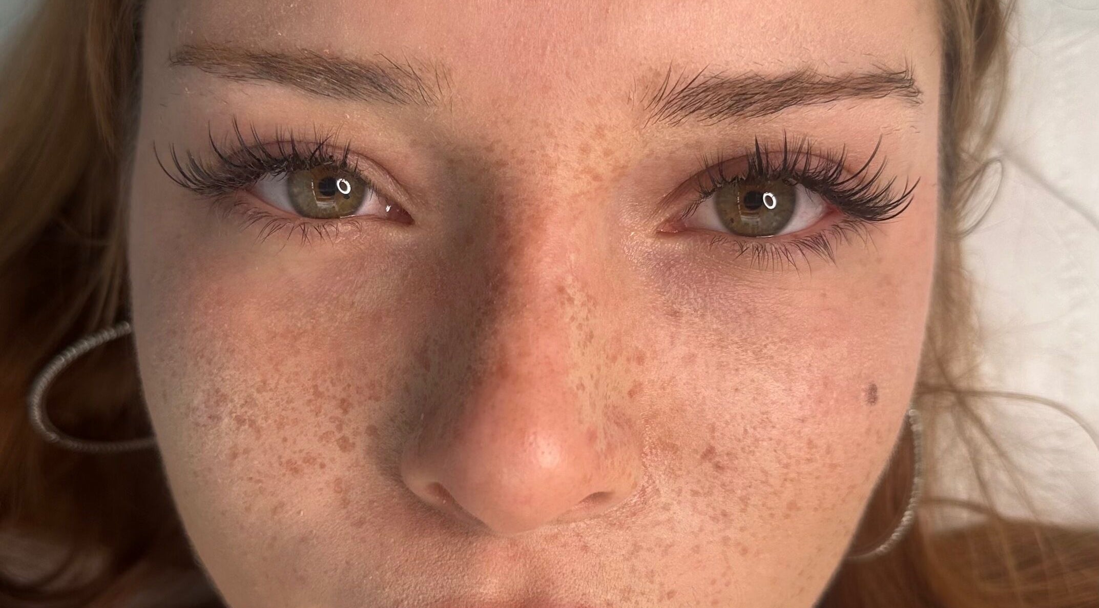 Close-up of elegant eyelash extensions from Annaflex in London, England, GB, showcasing precise artistry.