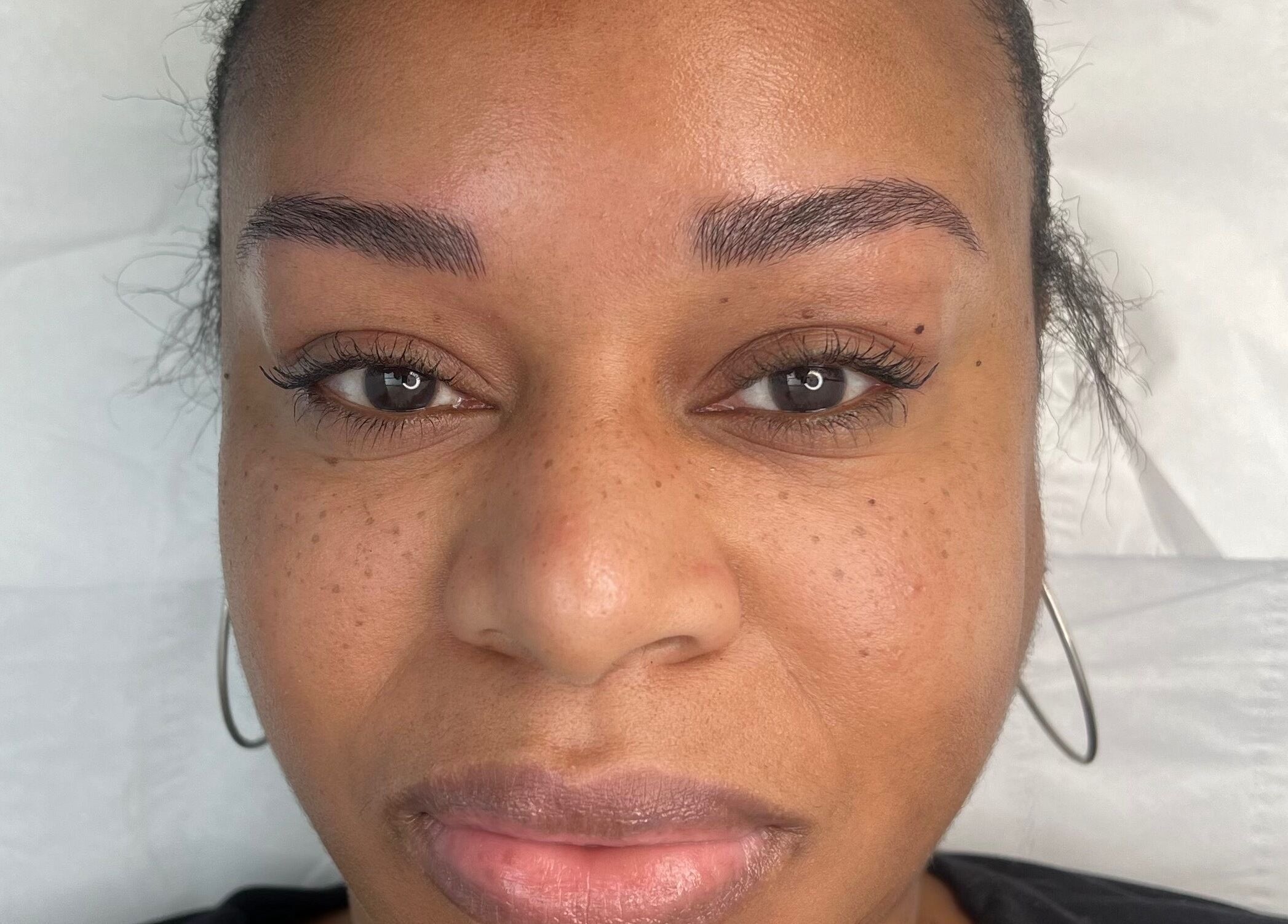 Perfectly shaped brows at Annaflex in London, England, GB showcasing beauty and precision.