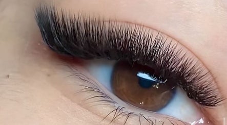 Close de cílios volumosos no Andressa Oliveira Saúde e Estética, Amazonas, Amazonas, BR.