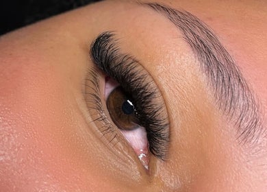 Close-up de cílios realçados em Andressa Oliveira Saúde e Estética, Amazonas, Amazonas, BR.