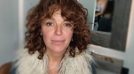 Wildflower Curly Hair Specialist