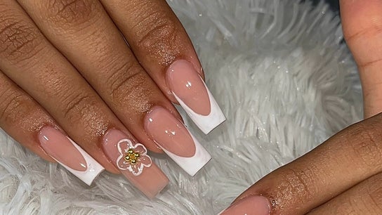 Yanii Nails