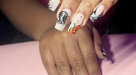 Laurs Nails image 2